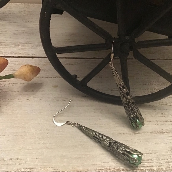 Dangle Earrings - Picture 5 of 6